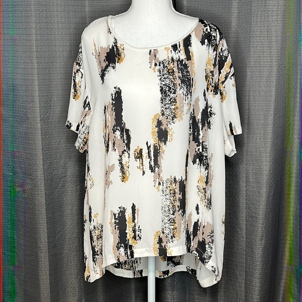 14th & UNION CREAM BLACK HI LO SHORT SLEEVED BLOUSE Medium